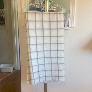 Isaac Mizrahi White and Gray Windowpane Check Blanket Scarf